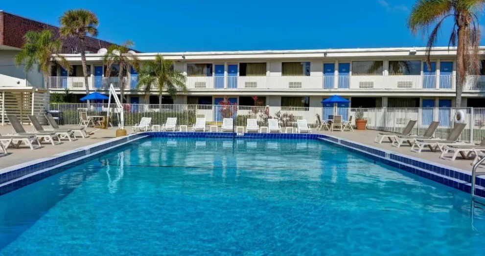 Best-rated motels in Cocoa Florida near the beach with affordable rooms and ocean access