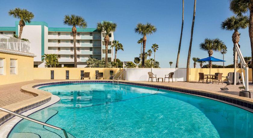 Affordable motels in Cocoa, Florida near the beach with safety, amenities, and budget-friendly options for travelers