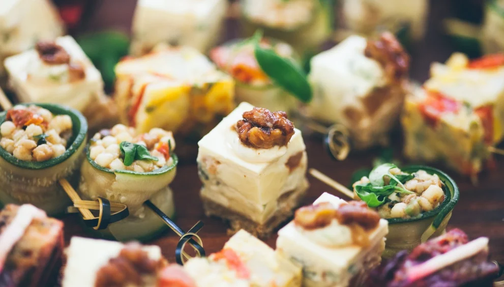 Creative holiday party ideas with seasonal decor, themed lighting, elegant table setup, and organized event planning checklist.