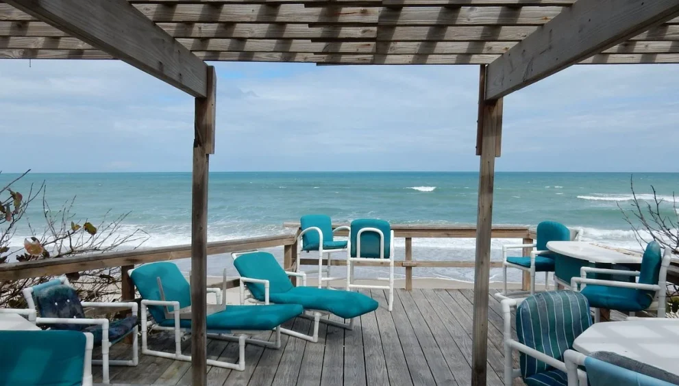 Charming oceanfront motel in Cocoa with direct beach access for beach lovers