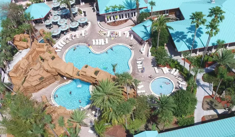 Pet-friendly motel in Cocoa, Florida with easy parking near Cocoa Beach for families and road travelers